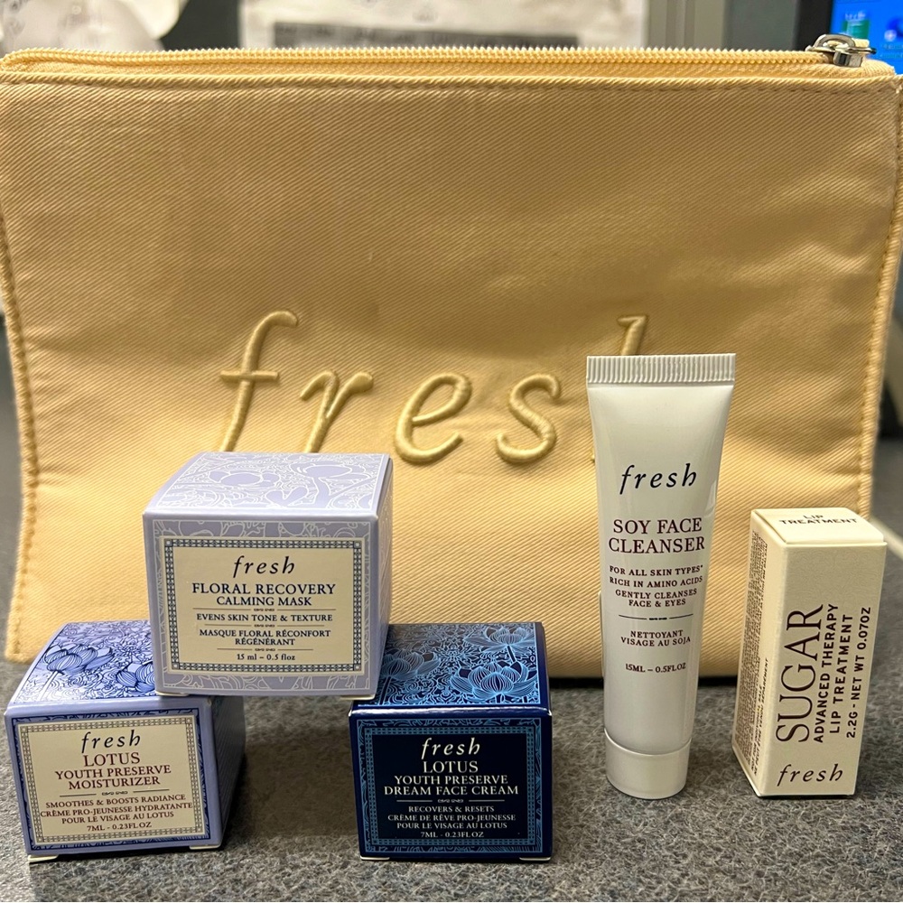 Fresh skincare travel set with bag. 6 pieces